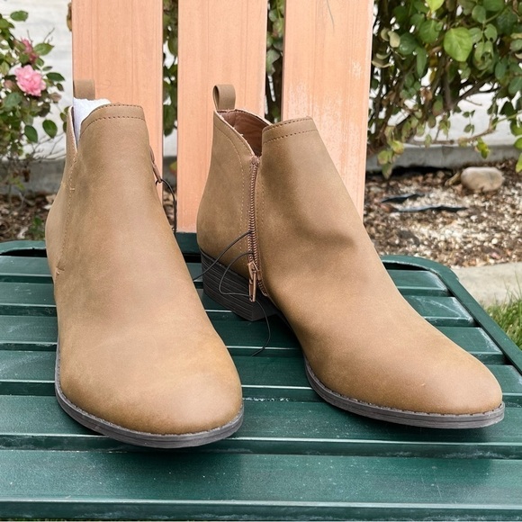 Sun + stone cadee vegan leather booties nwot - Picture 1 of 7